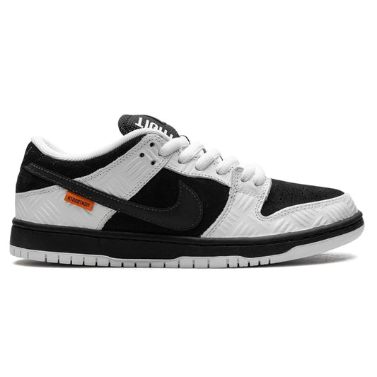 NK SB DUNK LOW X TIGHTBOOTH WHITE BLACK